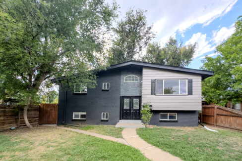 1923/1925 Akron St, Aurora