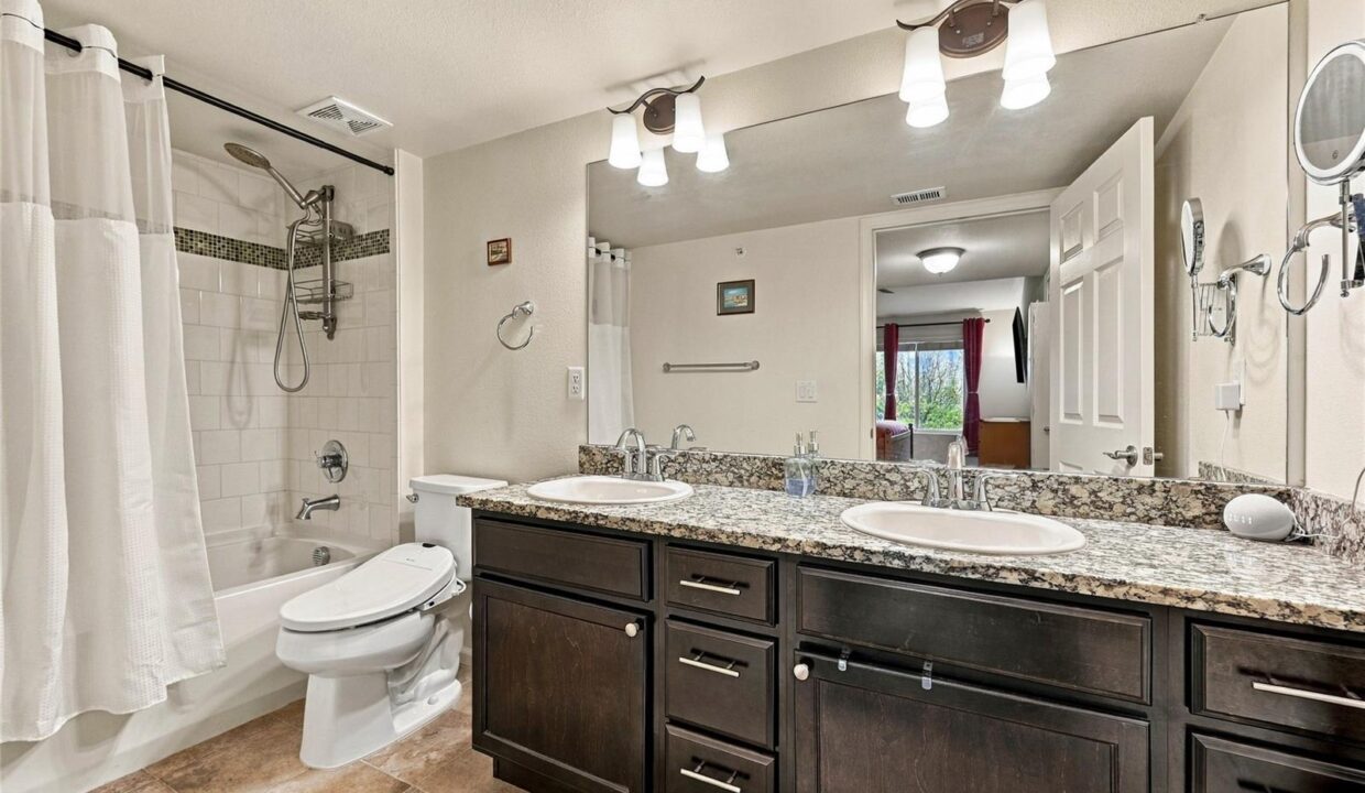 Bathroom Primary 01
