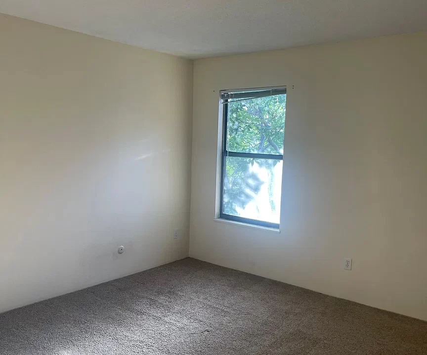 Bedroom 1-01