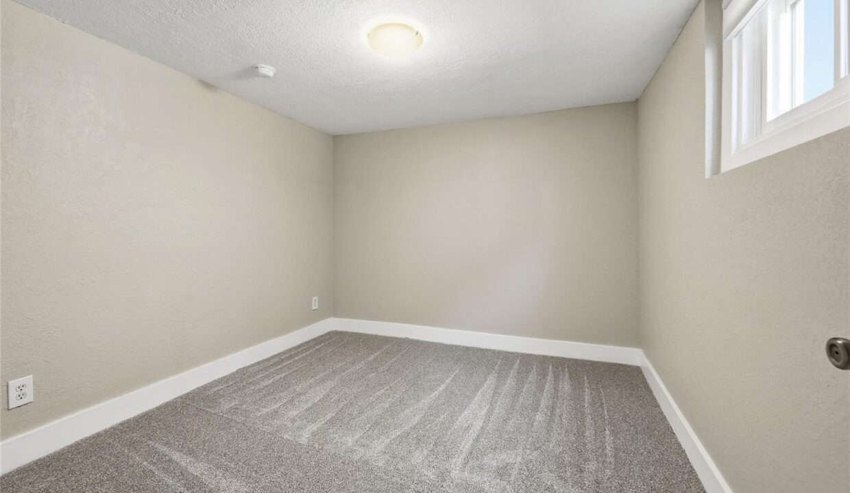 Bedroom 4-01
