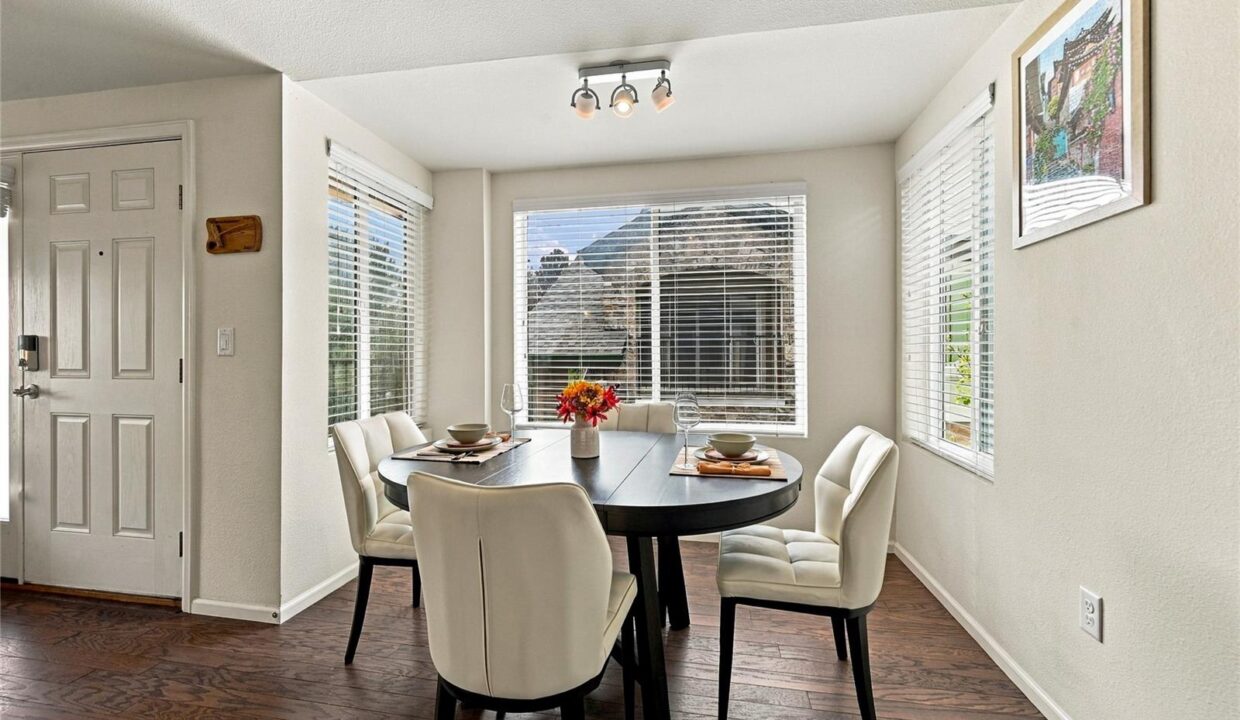Dining Room 01