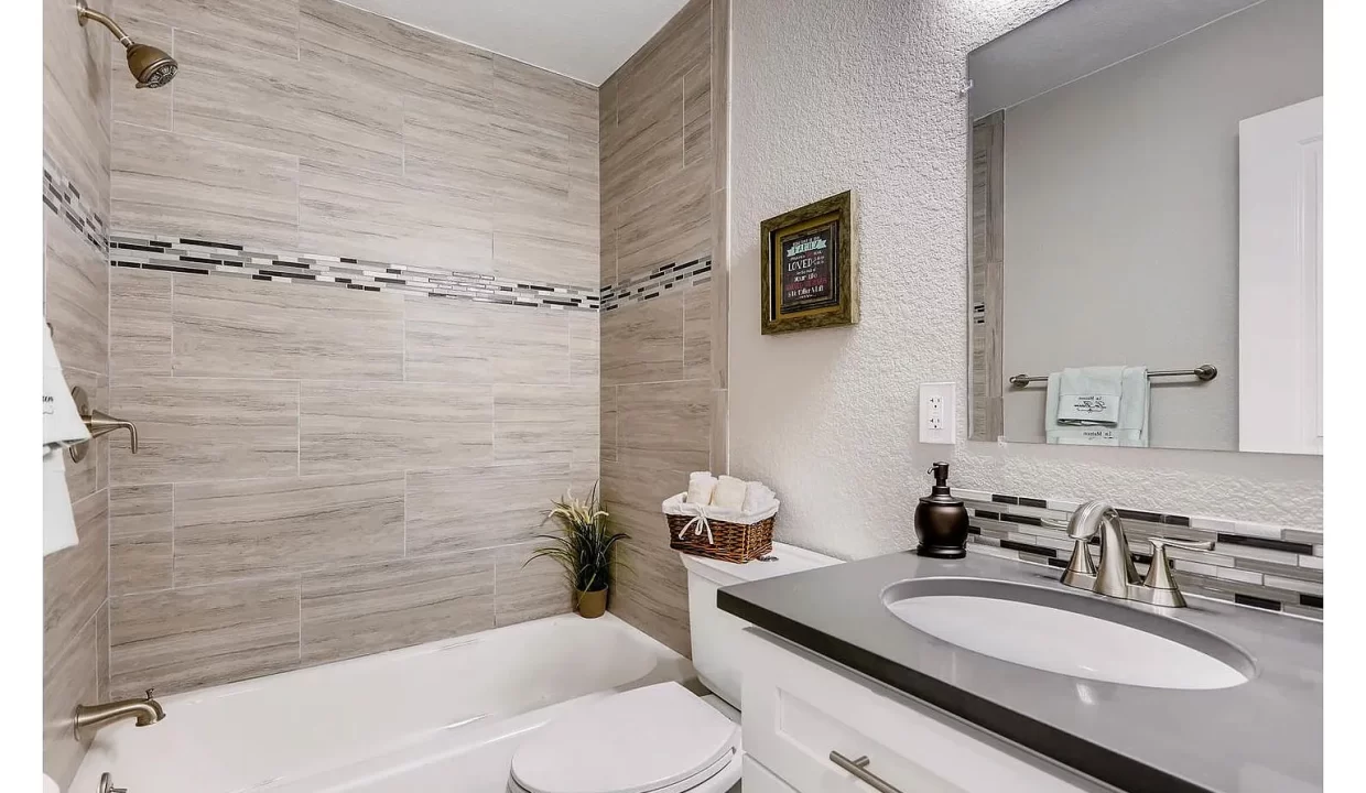 Bathroom Main Level 01 - 3258 Holly St Denver
